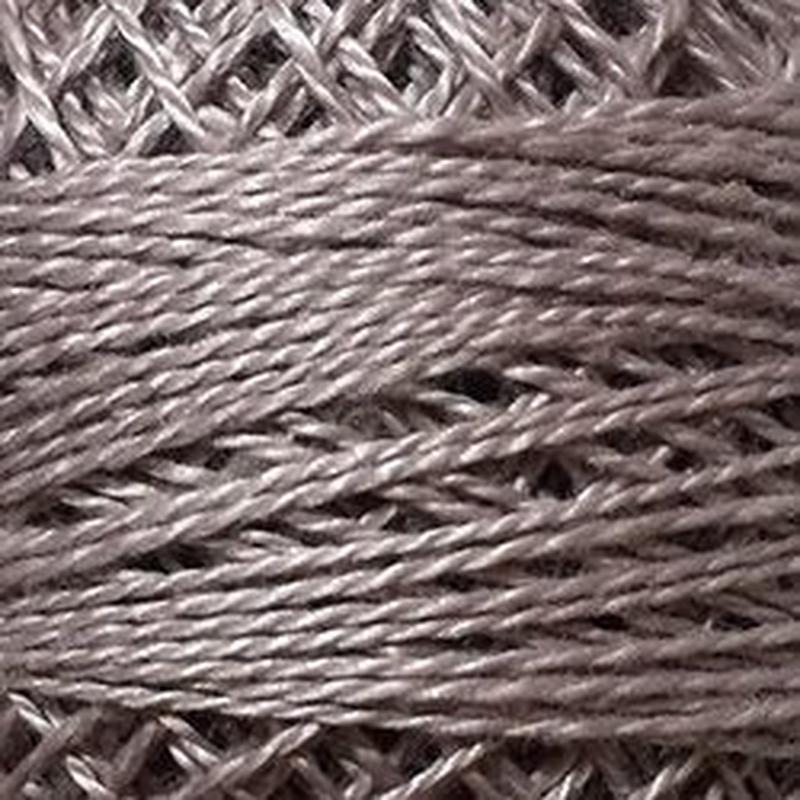 Valdani 12wt Solid #8101 - Withered Mulberry Light