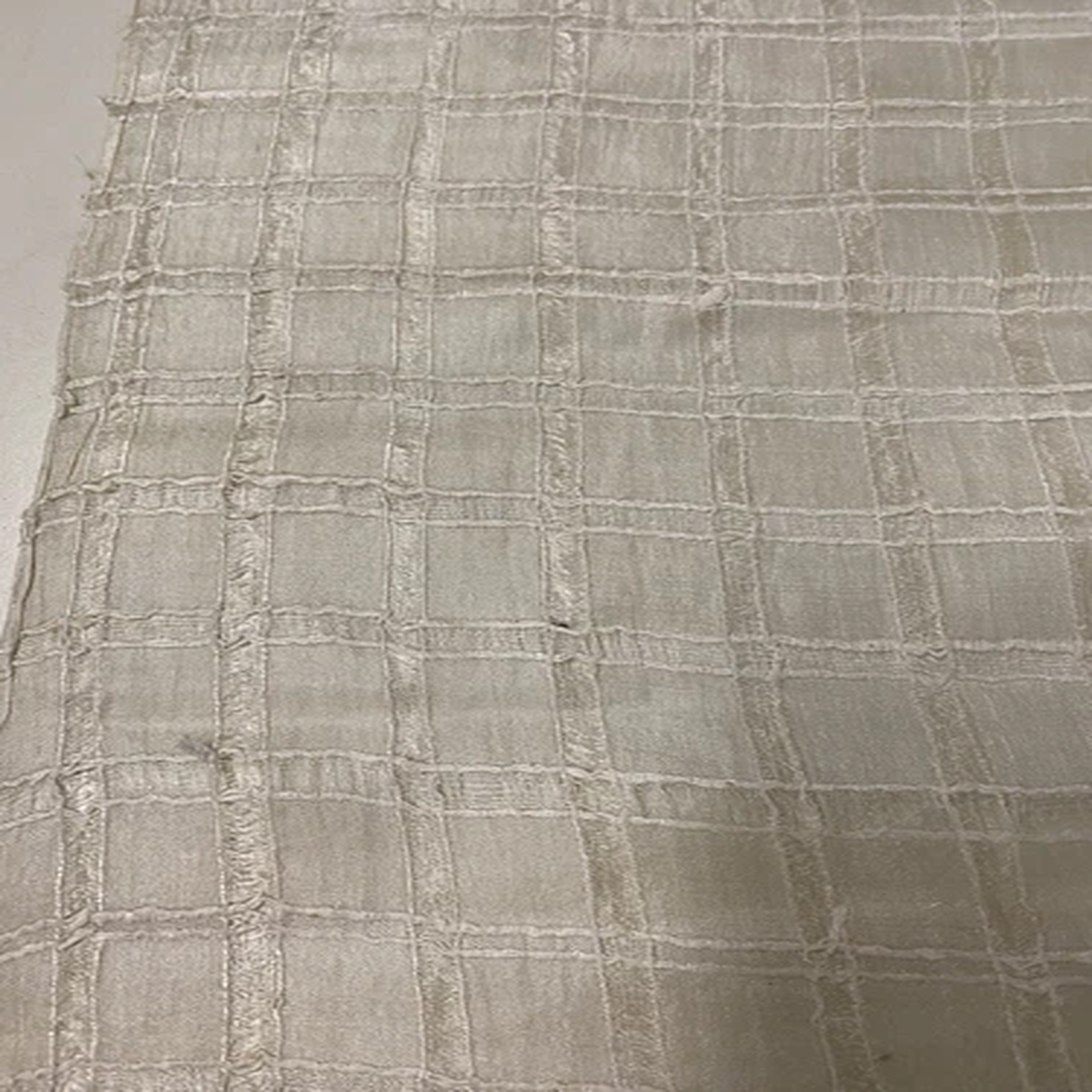 4432  White CREPE-LIKE w/SATINY BACK Apparel, Craft SYNTHETIC FABRIC--44