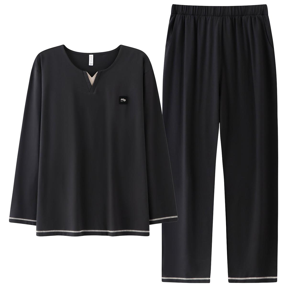 Men in pajamas can wear home clothes outside