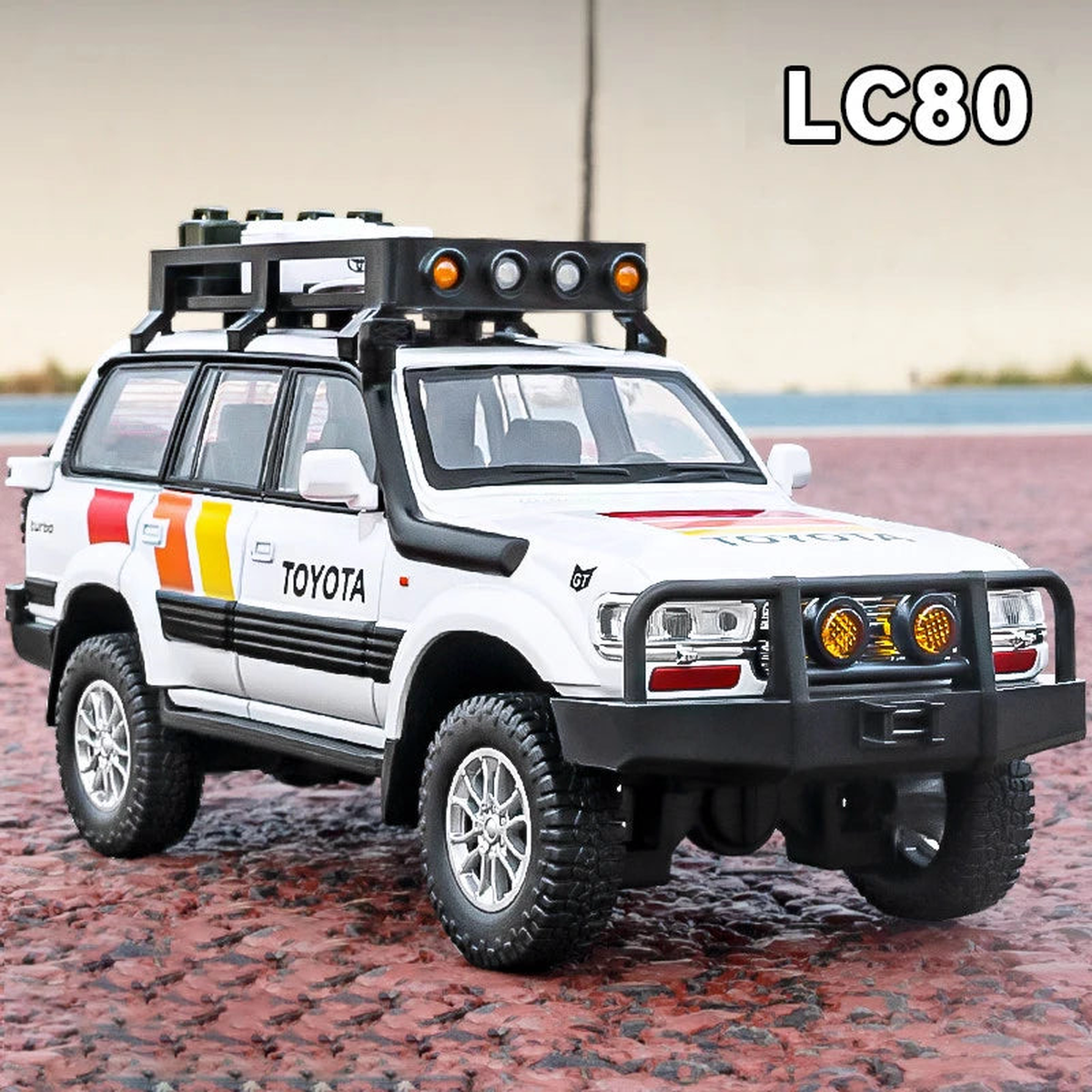 1:24 Toyota Land Cruiser LC80 Die Cast Toy Car