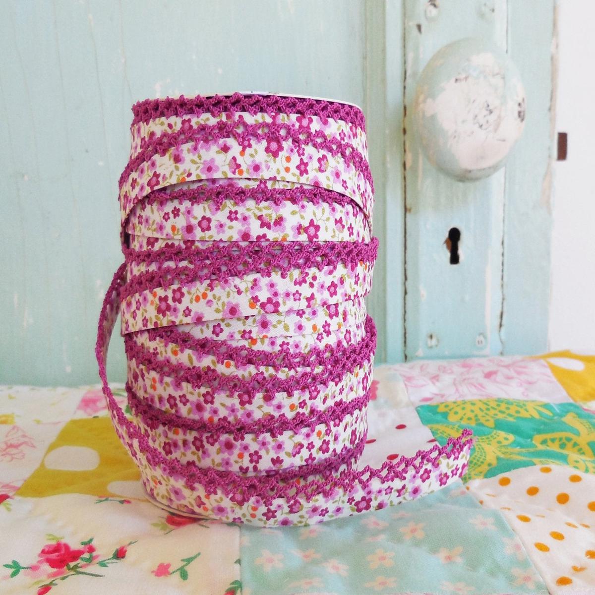 Double Fold Crochet Edge LACE BIAS TAPE - LIGHT PURPLE (SOLD BY THE YARD)