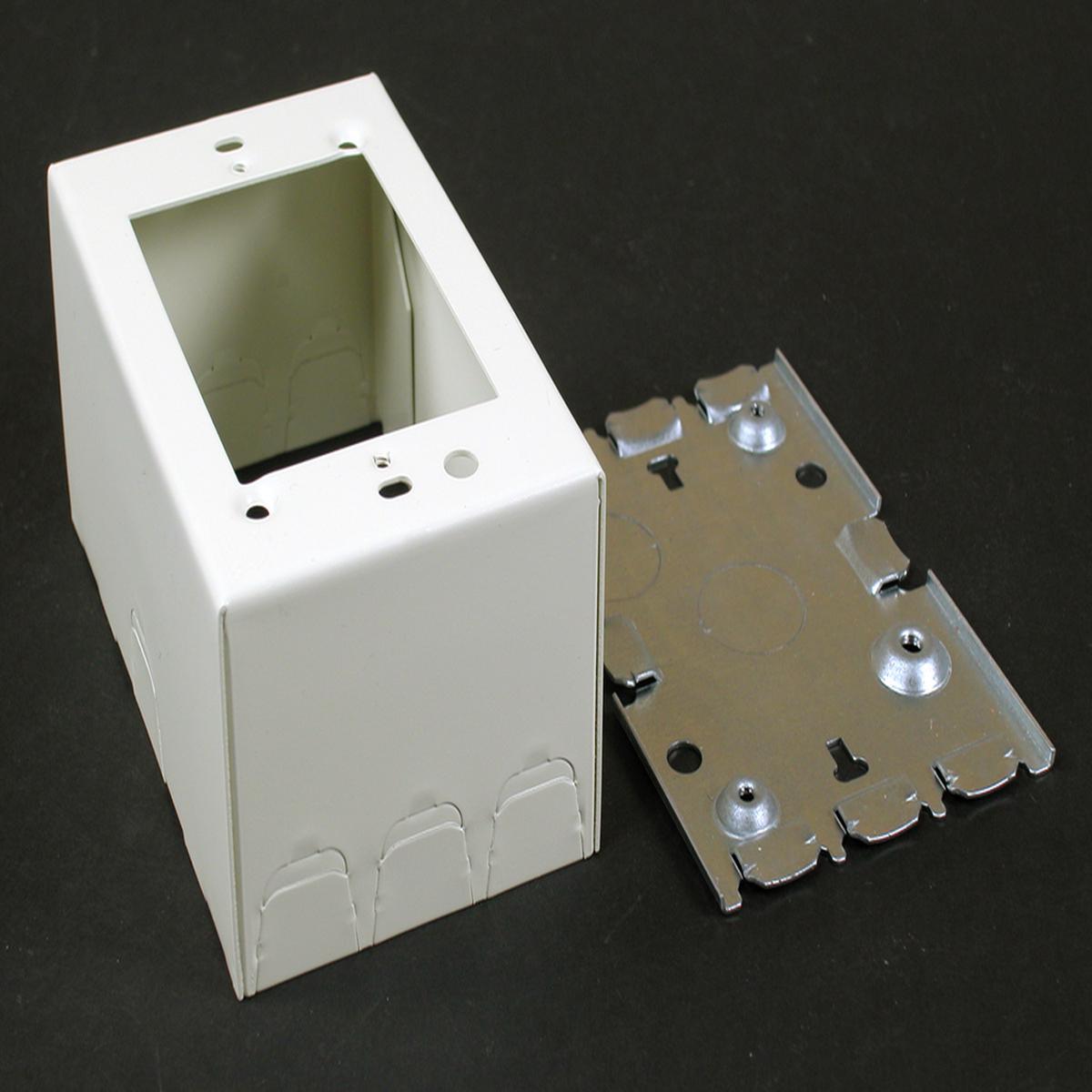 500/700 Single-Gang Deep Switch and Receptacle Box Fitting