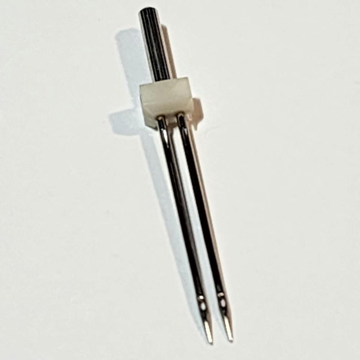 BERNINA CANADA  Needles  Twin - Size 80 2.0mm Carded (BERNETTE 46.55.56.CHI)