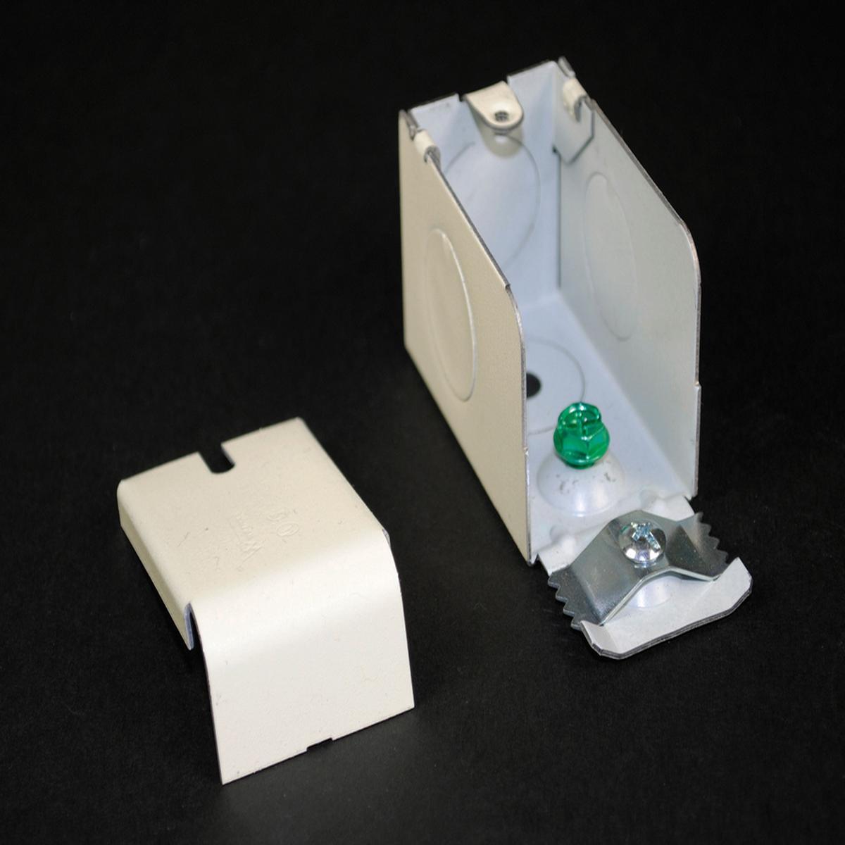 Wiremold 2000 Series Entrance End Fitting Fitting, Ivory