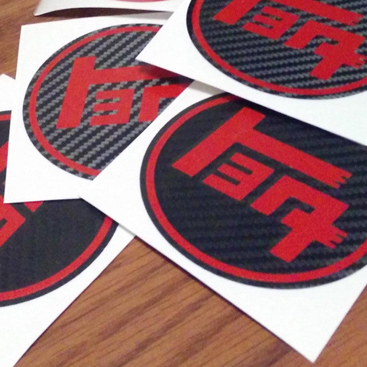 TEQ Reflective Red over Carbon Fiber 4