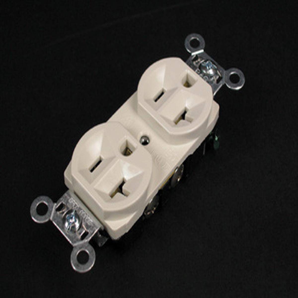 3000 ColorMatch Duplex Receptacle and Plate