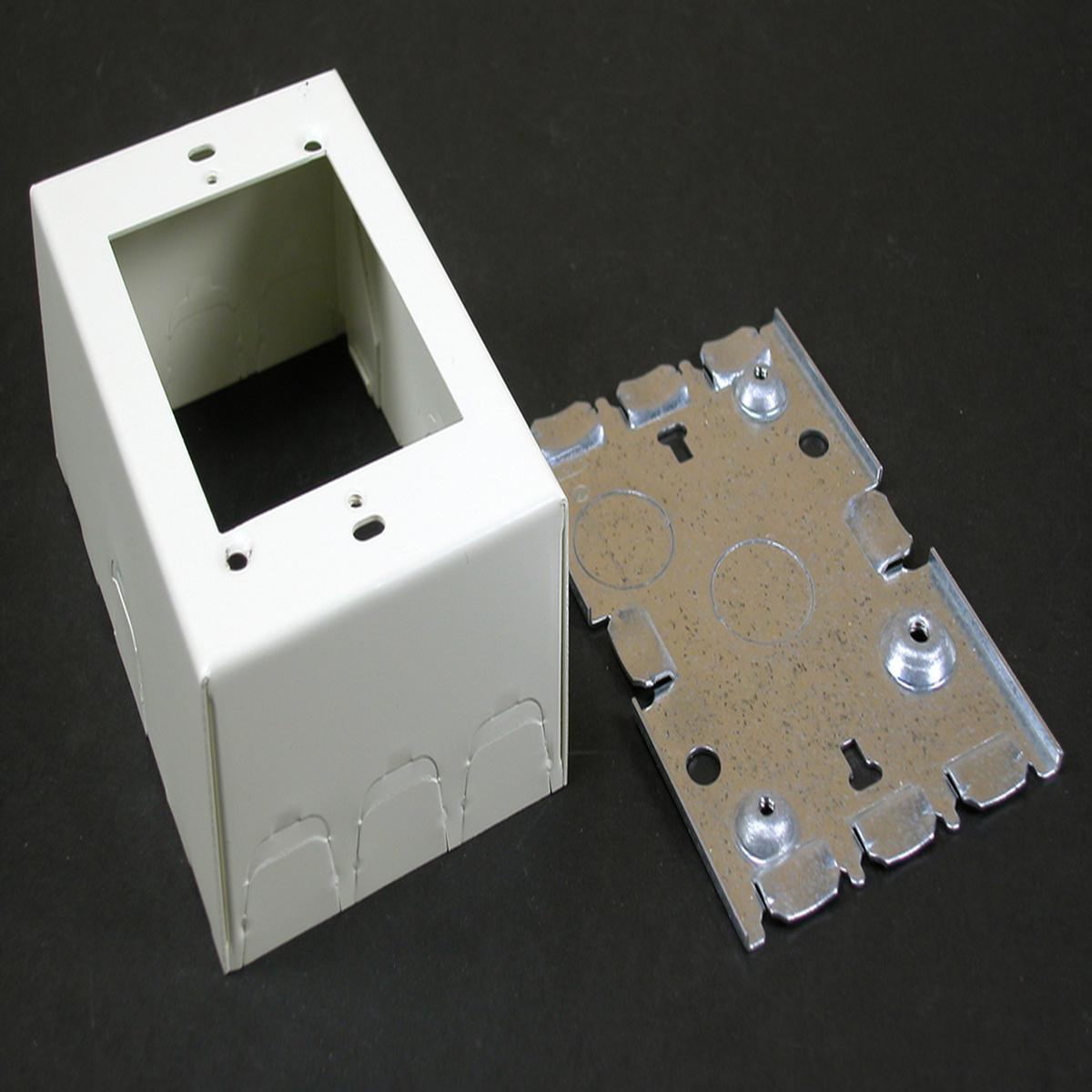 500/700 Combination Switch and Receptacle Box Fitting