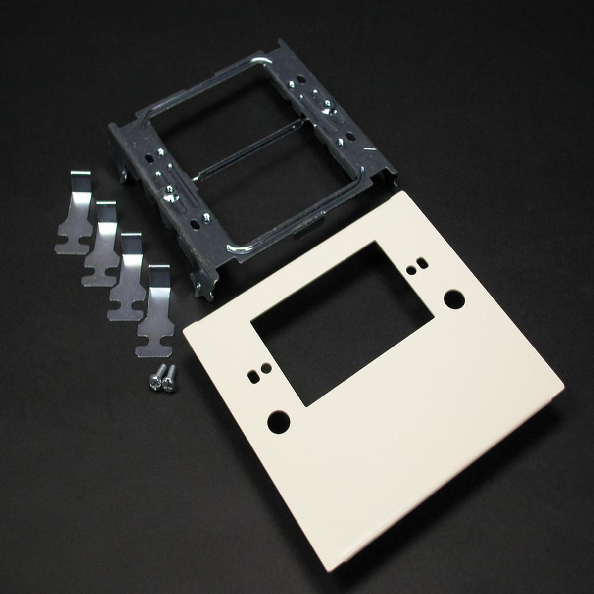 Wiremold 4047 Series One-Gang Device Plate Fitting, Ivory